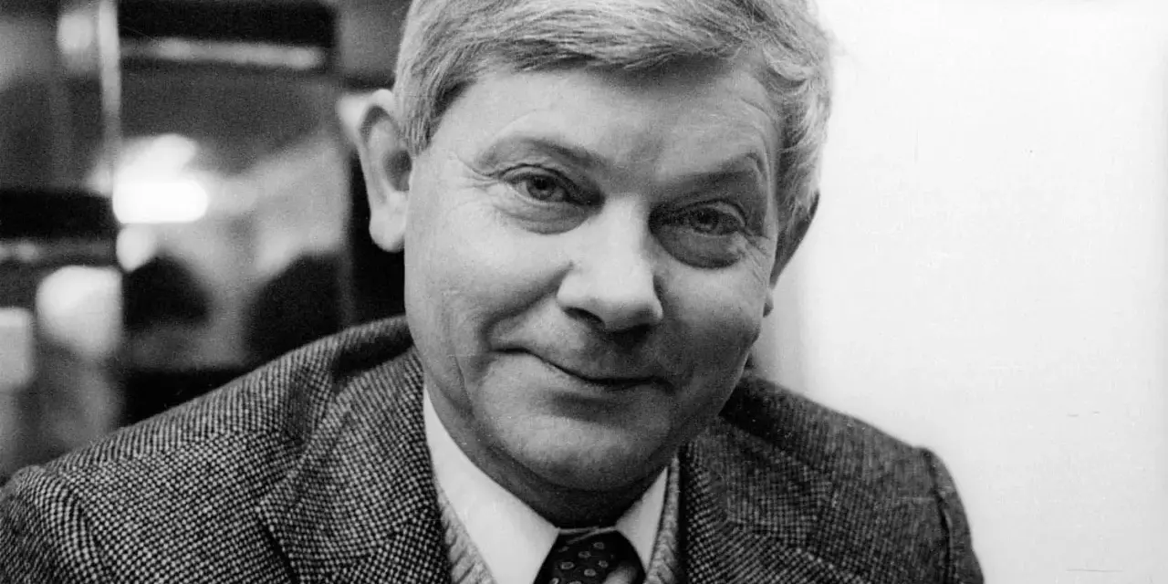 Zbigniew, którego imię oznacza "tego, który przegania gniew", uśmiecha się do obiektywu.