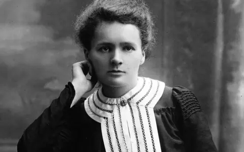 Portret Marii Skłodowskiej-Curie, naukowczyni, która odkryła polon i rad. Najważniejsze informacje o jej życiu i pracy.