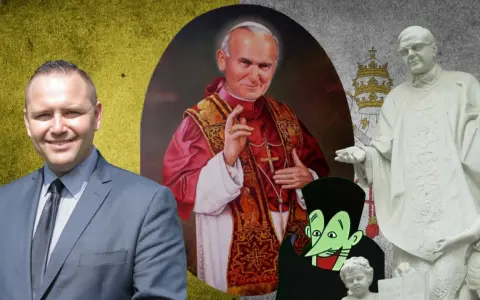 Mężczyzna w garniturze, portret Jana Pawła II, rzeźba papieża i postać z kreskówki. Znaczenie imienia Paweł jest tu symboliczne.