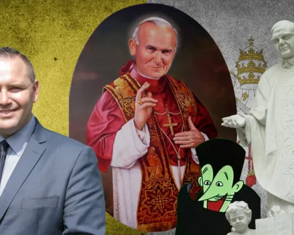 Mężczyzna w garniturze, portret Jana Pawła II, rzeźba papieża i postać z kreskówki. Znaczenie imienia Paweł jest tu symboliczne.